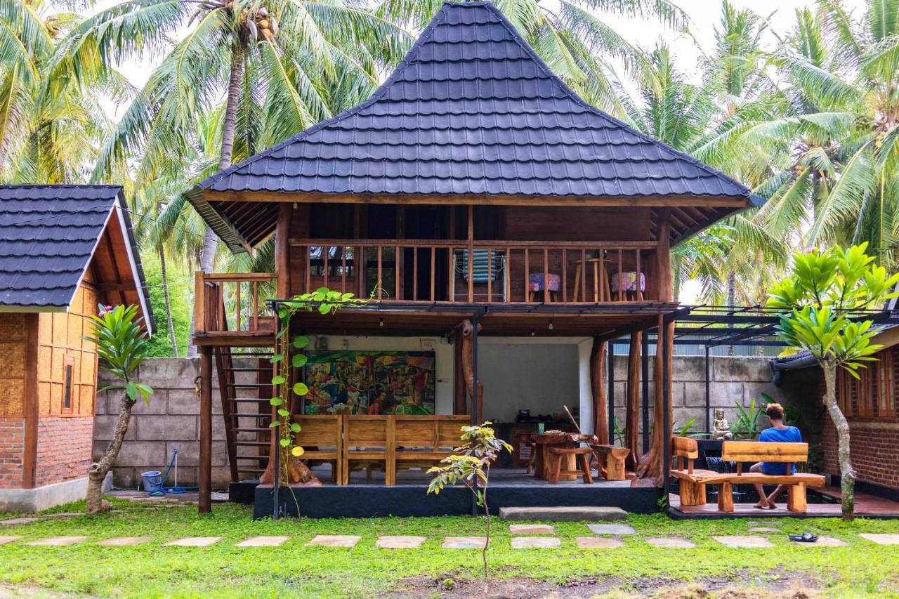 Tahlia'S Villa Sorongjukung Exterior photo