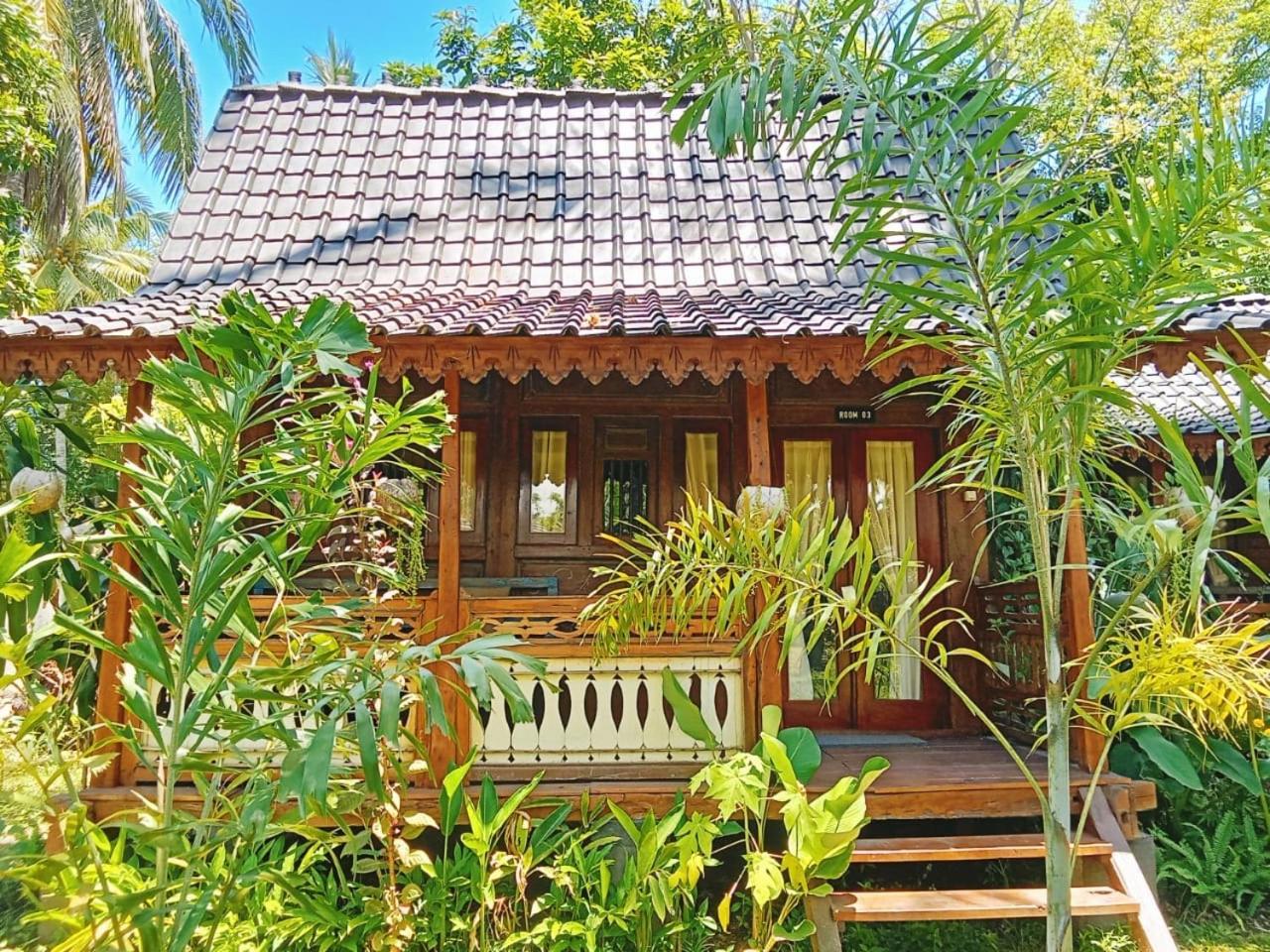 Tahlia'S Villa Sorongjukung Exterior photo