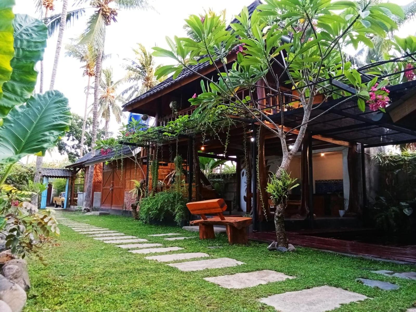 Tahlia'S Villa Sorongjukung Exterior photo