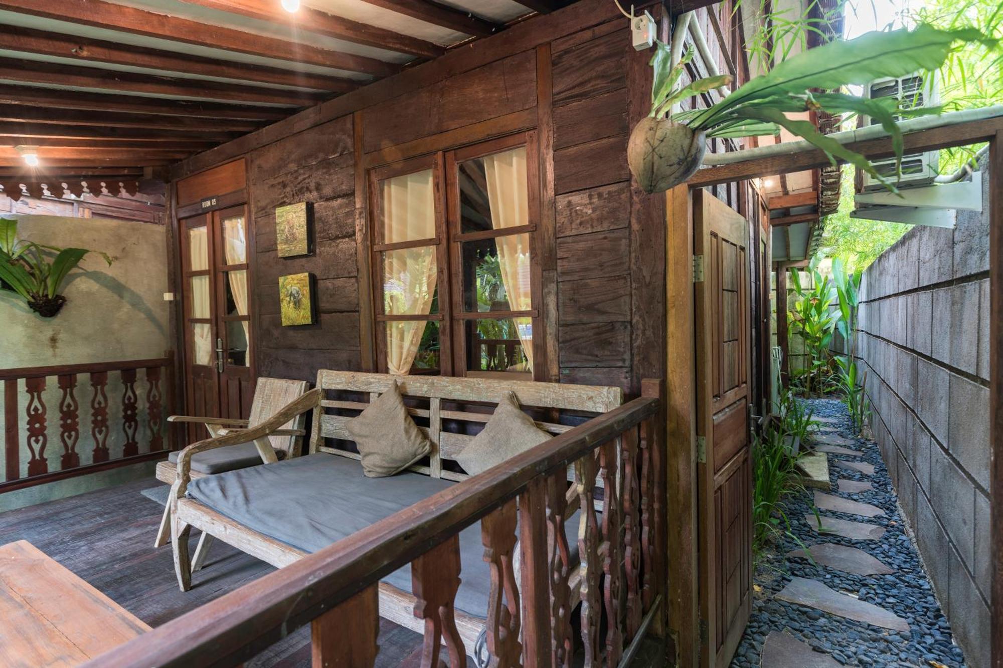Tahlia'S Villa Sorongjukung Exterior photo
