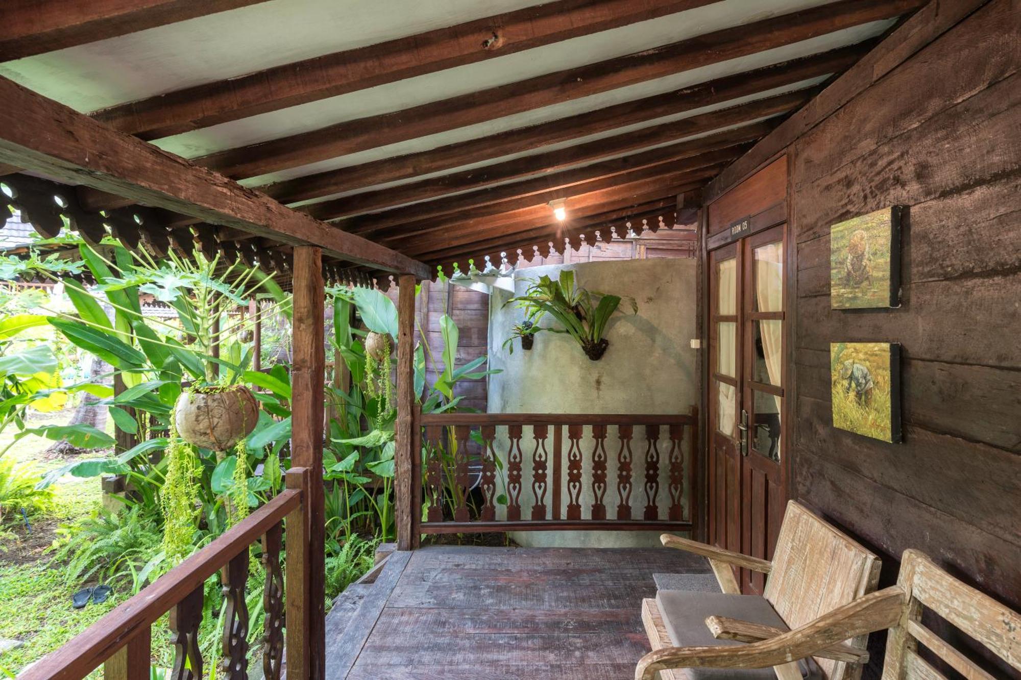 Tahlia'S Villa Sorongjukung Exterior photo