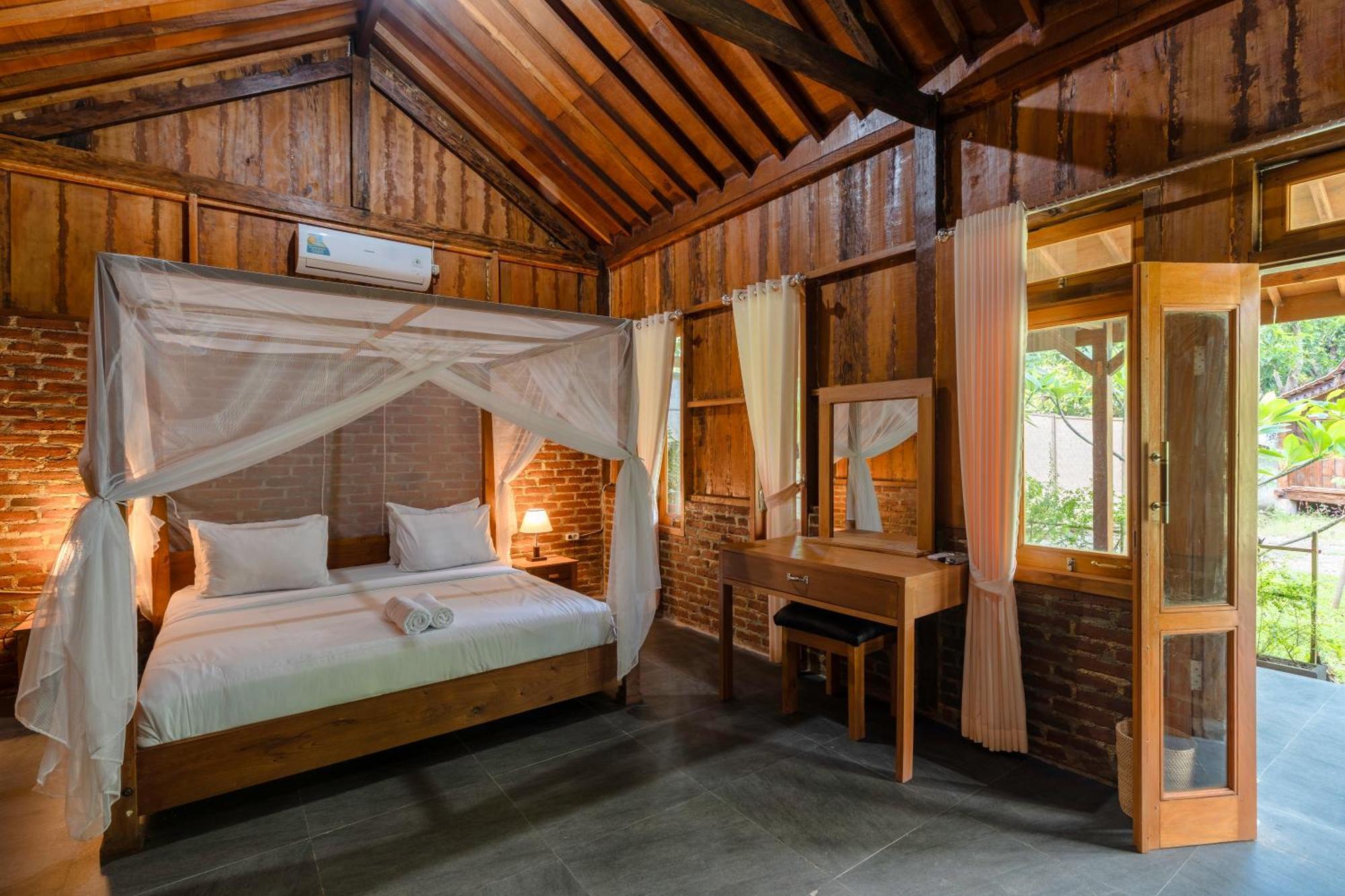 Tahlia'S Villa Sorongjukung Exterior photo