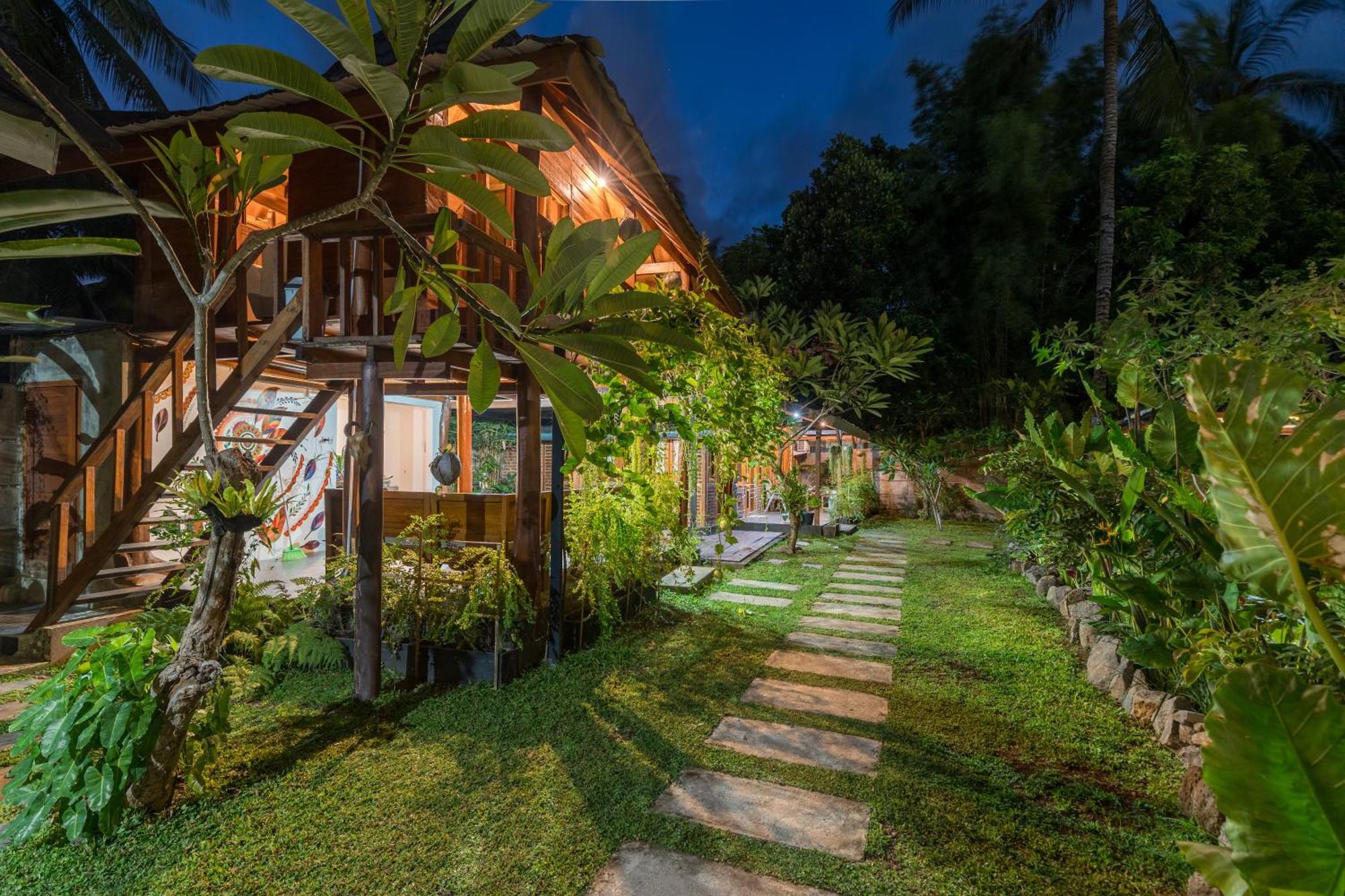Tahlia'S Villa Sorongjukung Exterior photo