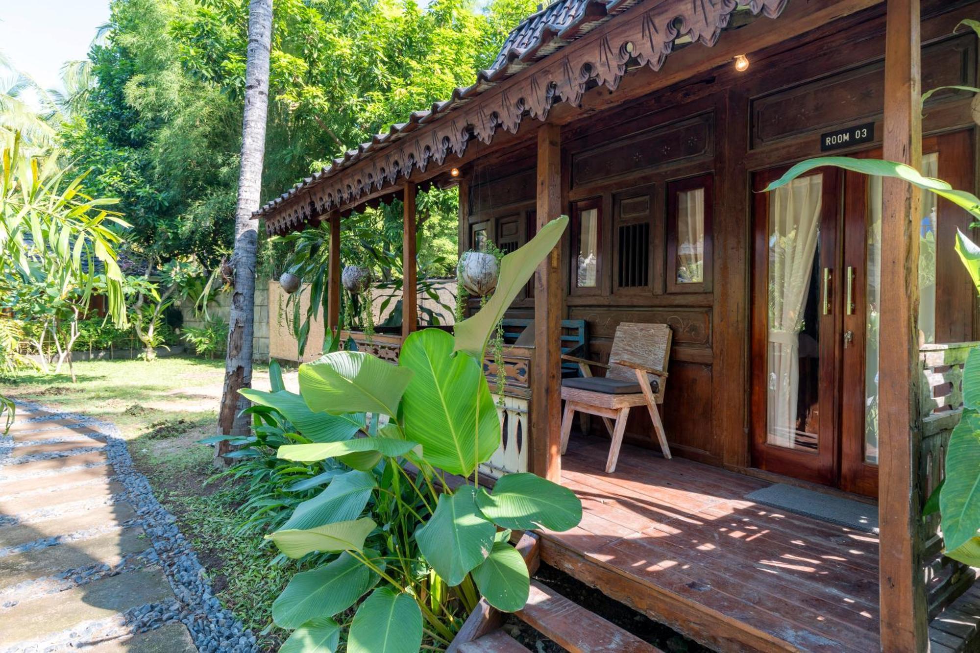 Tahlia'S Villa Sorongjukung Exterior photo